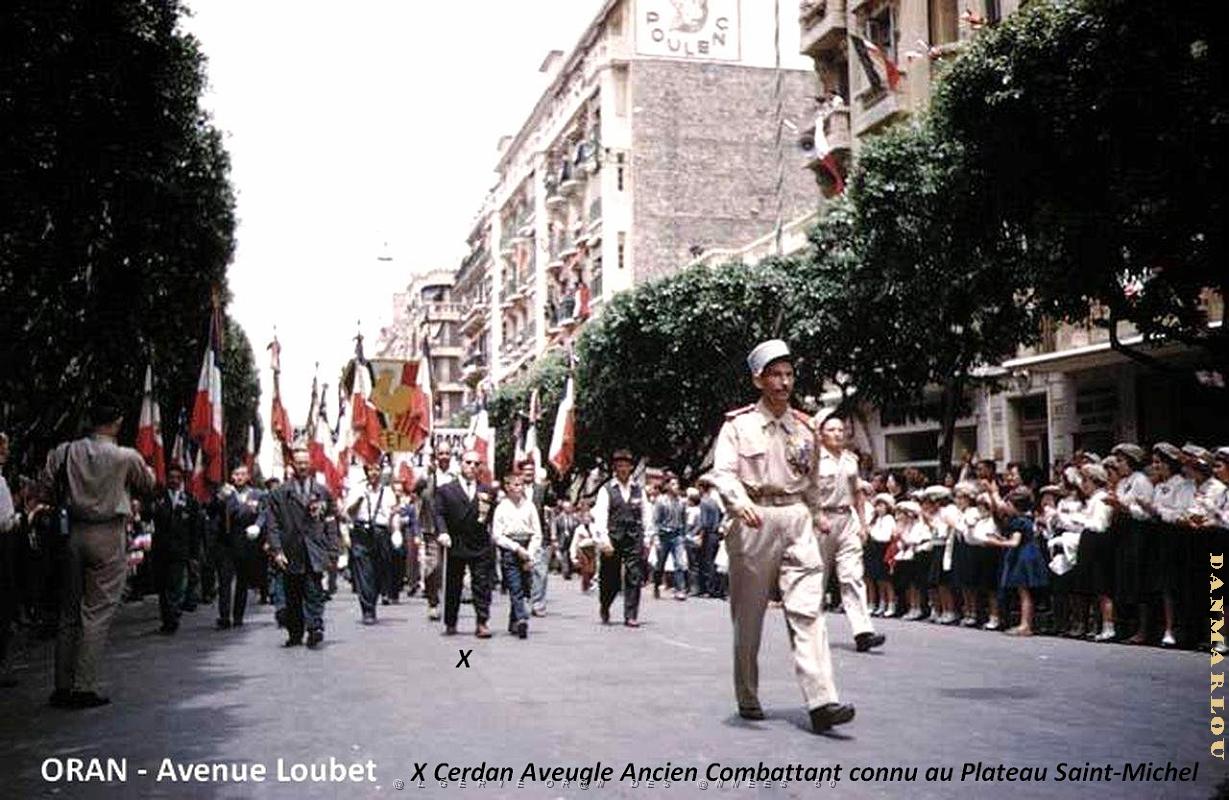 Oran - Avenue Loubet jour de defile.jpg
